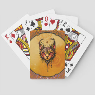 Sierlijke elegantie: een portret van een kat pokerkaarten
