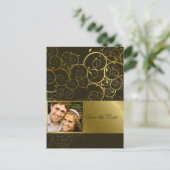 Sierlijke gouden spiraal wijnstok Save the Date Br Aankondigingskaart (Staand voorkant)