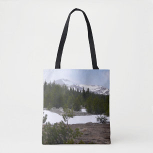 Sierra Nevada bergen en sneeuw op Yosemite Draagtas