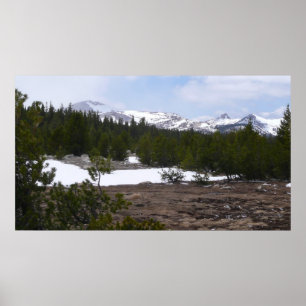 Sierra Nevada bergen en sneeuw op Yosemite Poster