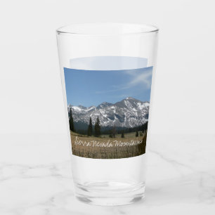 Sierra Nevada Mountains I vanuit Yosemite Glas