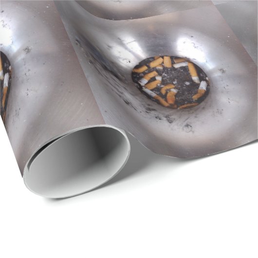 Sigarette Butts in Silver Smokers Ashtray, Funny Cadeaupapier (Rol Hoek)