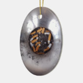 Sigarette Butts in Silver Smokers Ashtray, Funny Keramisch Ornament (Links)