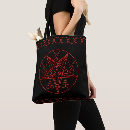 Sigil of Baphomet, Sigil of Lucifer en Leviathan Draagtas (Dichtbij)
