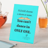 Signe De Table 2 Chaussures ou Aucun Cyan (In SItu)