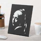 Signe De Table Abstraite fille avec oreille perle (In SItu)