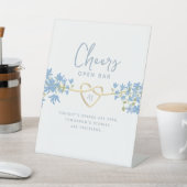 Signe De Table Bar ouvert de mariage bleu poussiéreux (In SItu)