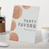 Signe De Table Basketball Boy's Birthday Party Favors Table (In SItu)