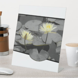 Signe De Table Bloom au-delà du cadre