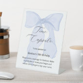 Signe De Table Blue Bow Coquette 1er Anniversaire Heure Capsule (In SItu)