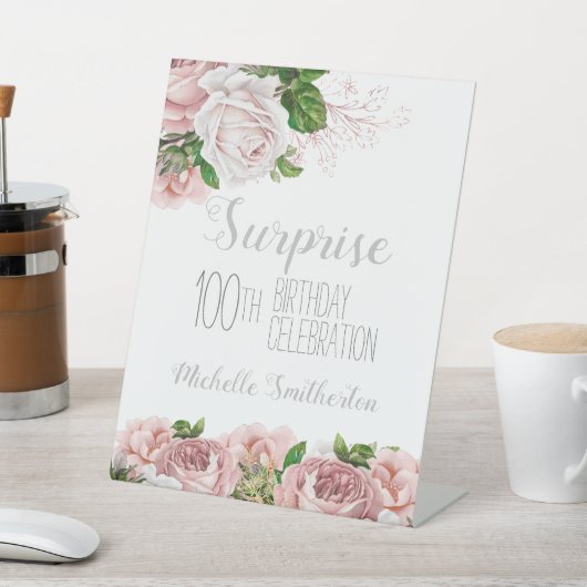 Signe De Table Blush rose Floral Surprise 100e anniversaire (In SItu)