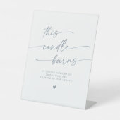 Signe De Table Boho Slate Blue Cette bougie brûle le mémorial (Recto)