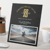 Signe De Table Bold GRAD Class Of 2025 Photo Graduation Party (In SItu)