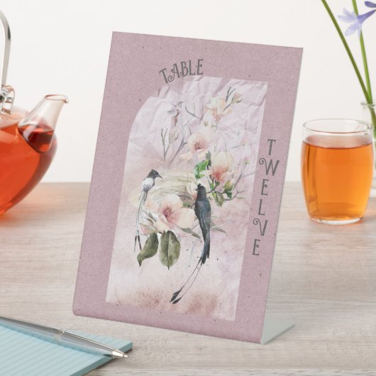 Signe De Table Bourgogne Dusty Magnolia fleurit et oiseaux (In SItu)