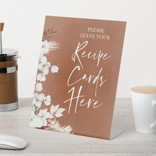 Signe De Table Carte de recettes florales blanches en terre cuite (In SItu)