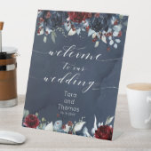 Signe De Table Cascading Peony Bourgogne Marine Bienvenue Au Mari (In SItu)