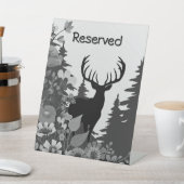 Signe De Table Cerf à grande ramure hors de la forêt réservée (In SItu)