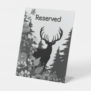 Signe De Table Cerf avec grand rack hors de la forêt Réservé