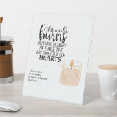 Signe De Table Cette bougie brûle dans la mémoire aimante (In SItu)