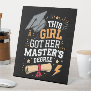 Signe De Table Cette fille a obtenu son diplôme de master