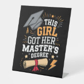 Signe De Table Cette fille a obtenu son diplôme de master (Recto)