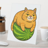 Signe De Table Chubby Chat sur Watermelon Meme Shirt (In SItu)
