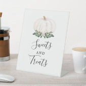 Signe De Table Chute de verdure blanc Citrouille sucreries et fri (In SItu)