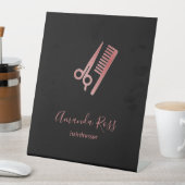 Signe De Table Ciseaux en or rose et peigne noir (In SItu)