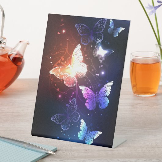 Signe De Table Clowing Night Butterflies (In SItu)
