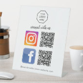 Signe De Table Code QR de médias sociaux personnalisé | Présentoi (In SItu)
