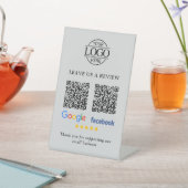 Signe De Table Code QR pour les avis Google & Facebook sur une en (In SItu)
