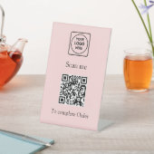 Signe De Table Code QR rose | Logo d'entreprise personnalisé de n (In SItu)