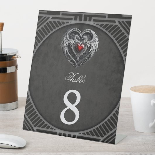Signe De Table Coeur argenté avec ailes. (In SItu)
