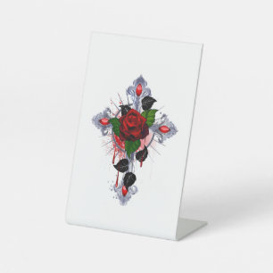 Signe De Table Croix d'argent avec une rose rouge