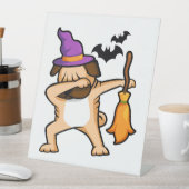 Signe De Table Dabbing Halloween Carlin chien (In SItu)