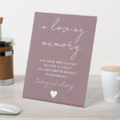 Signe De Table Dans Love Memory Élégant Script Mauve (In SItu)