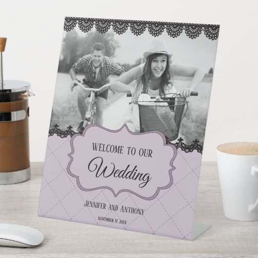 Signe De Table Dentelle noire sur Lavande douce Mariage personnal (In SItu)