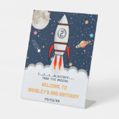 Signe De Table Deux Moon Rocket Ship 2e anniversaire Bienvenue (Recto)