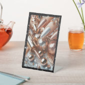 Signe De Table Elegant Pedestal Sign with Glamorous Metallic Fini (In SItu)