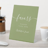 Signe De Table Élégant Présentoir de Mariage Moderne Vert Mousse (In SItu)