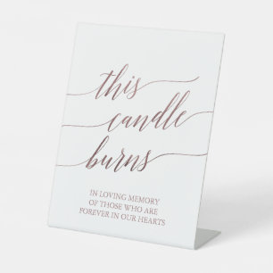 Signe De Table Élégante calligraphie Or Rose Cette bougie brûle