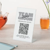 Signe De Table Équipe du marié Code QR Soirée Bachelor Acheter Bo (In SItu)