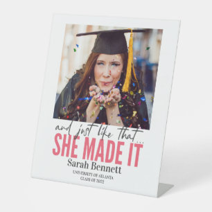 Signe De Table Et juste comme ça, elle a fait la fête de la remis