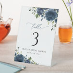 Signe De Table Fleurs bleues de la Marine, Vert, Boho, Nombres de<br><div class="desc">Ajoutez une touche personnelle à votre célébration de la douche nuptiale avec ces objets de fête élégants et mémorables ! Le design présente des fleurs d'aquarelle bleu marine et de la verdure sur l'arrière - plan blanc.</div>