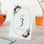 Signe De Table Fleurs Bourgognes, Fleurs de Marine, Numéros De Ta<br><div class="desc">Ajoutez une touche personnelle à votre fête mariage avec ces objets de fête élégants et mémorables ! Le design est composé de fleurs d'aquarelle bordeaux,  bleu marine et rose rousse,  de verdure et d'ossature dorée sur un arrière - plan blanc.</div>