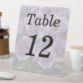 Signe De Table Fleurs Violettes Élégantes Table Numéro de Mariage (In SItu)