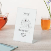 Signe De Table Fraîche à partir de papier toilette (In SItu)