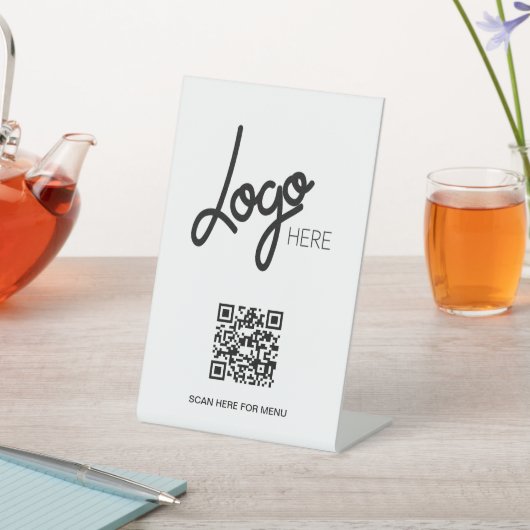 Signe De Table Grand logo QR Code Menu Minimal Blanc (In SItu)