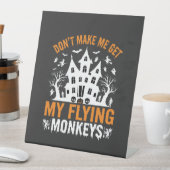 Signe De Table Graphisme de maison hantée avec des singes volants (In SItu)