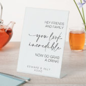 Signe De Table Hey Amis Et Famille, Tu As L'Air Incroyable (In SItu)